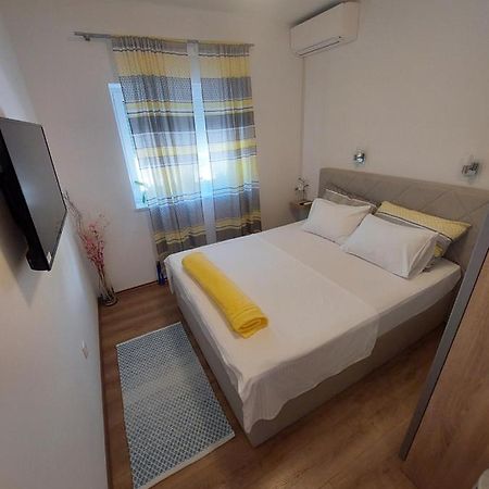 Rooms Nevenka Novi Vinodolski Eksteriør billede