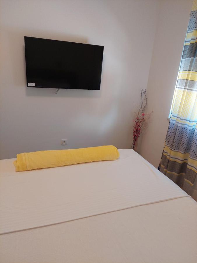 Rooms Nevenka Novi Vinodolski Eksteriør billede